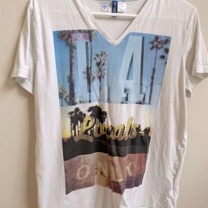 Medium V Neck White with Design T Shirt